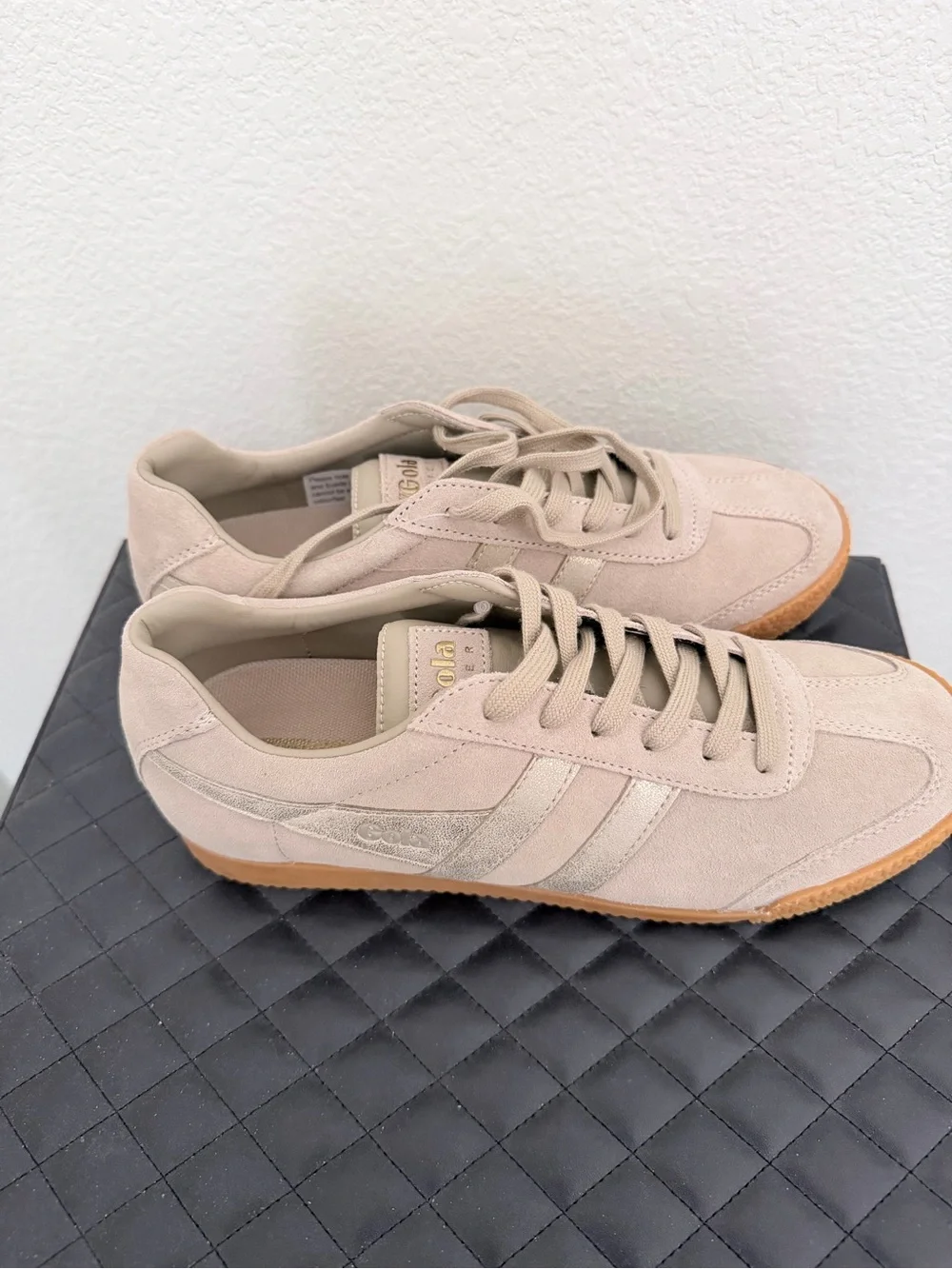 Gola Women's Beige Suede Sneakers with Gum Sole - Picture 2 of 5